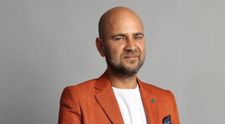 Cosmin Seleși este prezentatorul emisiunii „Batem Palma?”