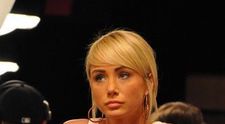 EA este cea mai sexy jucatoare de poker: Playmate-ul anului 2007 Sara Jean Underwood s-a bagat la JOC!
