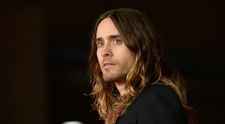 VIDEO: Actorul Jared Leto la un pas să-și incendieze casa