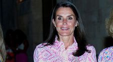 Regina Letizia a Spaniei, apariție fabuloasă într-o rochie de 160 de lei
