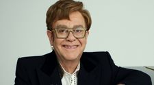 Dezvăluiri dureroase. Elton John e aproape orb: Nu-mi văd băieții, nu văd să citesc. E dureros!