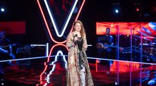 Andra Covaleov, profesoara de la Facultatea de Construcții care a făcut show la Vocea României. Tudor și Irina au apăsat butonul în același timp