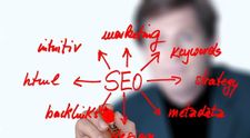 (P) Paradoxul serviciilor SEO: de ce NU pot fi exclusiv online?