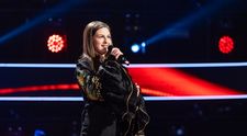 Vocea României 2024, 4 octombrie. Lavinia Jitaru a interpretat piesa lui Theo Rose „Nu mă duc la club”.  Antrenoarea s-a ridicat de pe scaun și și-a pus mâinile în cap. Nu se aștepta să o vadă la Vocea României: „E una dintre preferatele mele din mediul online.”