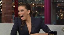 Oops! Eva Longoria nu purta sutien pe sub sacou!