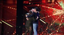 Decizia lui Smiley si Pavel Bartos i-a schimbat soarta in concurs. Prezentatorii au apasat Golden Buzz