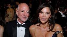 Suma colosală pe care Jeff Bezos și Lauren Sánchez au plătit-o pentru a fi gazde onorifice la Met Gala. Miliardarul și soția lui au apărut prima oară împreună la evenimentul caritabil în 2024