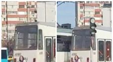 VIDEO VIRAL Cum a mers o femeie cu tramvaiul, pentru a scăpa de plata biletului. Imaginile fac înconjurul internetului: „Îmi aduce aminte de copilărie”