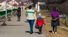 Familie din Constanța, pusă să returneze alocația fetiței moarte după o operație. Ce a urmat i-a revoltat pe mulți