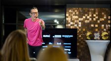 Designerul Karim Rashid a participat la lansarea celei mai mari platforme online pentru arhitecți și designeri: RIDA