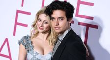 Ce spune Lili Reinhart despre despărțirea de Cole Sprouse. Primele declarații ale actriței din Riverdale
