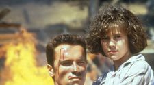 Cine e fetita din bratele lui Arnold: 32 de ani de la filmul in care o actrita stralucitoare debuta pe marele ecran