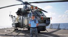 Povestea militarului expert în inginerie aerospațială, cu misiuni în Ucraina, care a devenit designer și își prezintă colecțiile la Paris, Milano și pe catwalkul Romanian Fashion Week