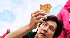 Netflix, obligat să elimine scene din Squid Game, din cauza numărului de telefon folosit în serial