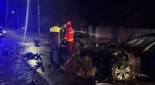Doi tineri, de 17 și 21 de ani, au murit arși de vii, după ce au intrat cu mașina pe contrasens și s-au ciocnit violent cu un alt autoturism VIDEO