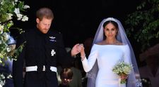 Reginei Elisabeta nu i-a plăcut deloc rochia de mireasă a lui Meghan Markle. Motivul pentru care a criticat-o dur