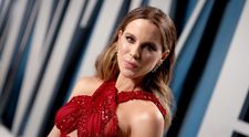 Kate Beckinsale, la braț cu un rocker de 22 de ani. Actrița face colecție de bărbați tineri