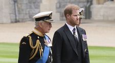 Sabotaj la nivel înalt! Cine sunt „bărbații în costume gri” care nu vor ca Prințul Harry și Regele Charles să se împace: „Cerc vicios”