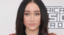 Sora lui Miley Cyrus își vinde lacrimile. Cât mai costă tristețea în ziua de azi