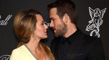 Isi iubesc la nebunie sotiile. Dovada ca cei mai sexy barbati de la Hollywood cred in iubirea adevarata