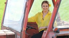 Lupta fetelor pentru inimile gospodarilor ia amploare luni, într-un nou episod Gospodar fără pereche!