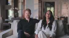 Meghan Markle, în picioarele goale și cu blugi jerpeliți când i-a întâlnit prima oară pe William și Kate