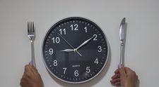 Dieta preferată de slăbit a multora dintre noi, desființată de ultimele studii. Ce au spus cercetătorii despre postul intermitent
