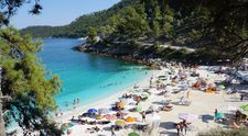 „Este un calvar!” Ce condiții a găsit un turist român pe o plajă celebră din Thassos