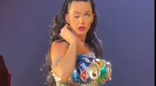 ”Clona-robot a dat eroare!” Katy Perry, virală după ce i-a căzut pleoapa în timpul unui concert la Las Vegas