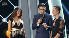 Elena Ionescu si Freek au luat prima nota de 10 din acest sezon. Dansul lor sexy, dar dificil de salsa a smuls numai laude: 