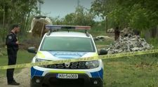 O femeie din Buzău, ucisă de un vecin chiar în fața soțului ei, imobilizat în scaun cu rotile! Bărbatul a privit neputincios crima înfiorătoare