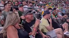 Cuplu filmat în timpul unui act romantic pe stadion, la meci! Ce a putut face cameramanul care i-a surprins VIDEO
