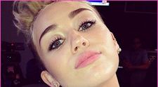 Uda, goala si vulgara pe coperta revistei Rolling Stone. Cea mai recenta imagine cu care Miley Cyrus si-a scandalizat fanii