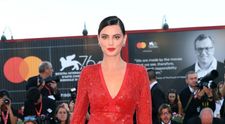 Catrinel Menghia, seducătoare pe covorul roșu la Veneția. Cum arată rochia în care nu a putut fi ignorată