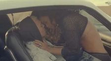 Noul videoclip al Rihannei: fumeaza marijuana, face sex si alearga topless pe camp! VEZI IMAGINILE