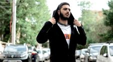 Spania ‘99, artistul care își cântă viața în română și spaniolă. „Mama e o româncă specială”