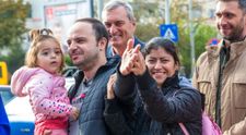 VIDEO Tot blocul a venit să vadă apartamentul familiei Vulpe. „Pe bune? Asta o să fie casa noastră?”
