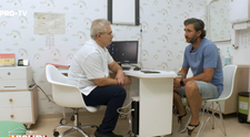 VIDEO Dragoș Bucur încearcă să-l ajute pe fiul Anei Balcic să scape de problema medicală