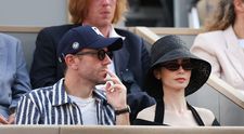Mai fotografiată decât toate starurile de la Roland Garros! Cine e vedeta care a atras toate privirile în tribune cu un look à la Audrey Hepburn