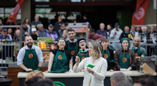 Masterchef, 30 septembrie. ”Condimentul principal a fost panica!”. Momentul adevărului. Ce părere au doamna Ionela și alți vânzători din Obor despre preparatele echipelor Masterchef: ”Ia uite, e nefăcut micul, Im sorry”