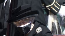 Ce a purtat Regina Elisabeta a II-a în geantă la funeraliile soțului ei, Philip