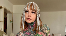 La 56 de ani are corpul acoperit de tatuaje. Câți bani a cheltuit o femeie din Germania pentru a arăta așa