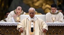 Designerul gay al Papei Leon XIV a dezvăluit secretul veșmintelor Suveranului Pontif. Detaliul pe care nu l-a observat nimeni