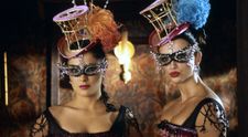 Sunt visul oricărui bărbat și le leagă o prietenie de-o viață. Cum arătau Salma Hayek și Penelope Cruz în Bandidas, filmat în urmă cu 20 de ani