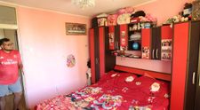 VIDEO Apartamentul familiei Buricea, amenajat doar pe jumătate. „Mult roșu cu alb”