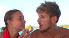 Vulturii mănâncă ciorbă și sarmale pe catamaran: ”M-am simțit, cumva, acasă, în România”