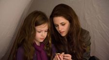 Transformare remarcabilă pentru starul din Twilight. Cum arată acum Mackenzie Foy, ”fiica” Bellei Swan