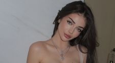 Abush este istorie pentru Andreea Bostănică. I-a dat cu flit milionarului și s-a reorientat către un turc putred de bogat. De ce l-a lăsat pe nepotul fostului președinte al Uzbekistanului