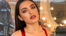 Alexia Eram, apariție super sexy într-un local din Dubai. Ce rochie a purtat influencerița