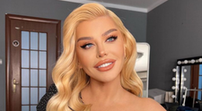 Loredana Groza, criticată după ce s-a îmbrăcat ca o păpușă Barbie, din cap până în picioare: 